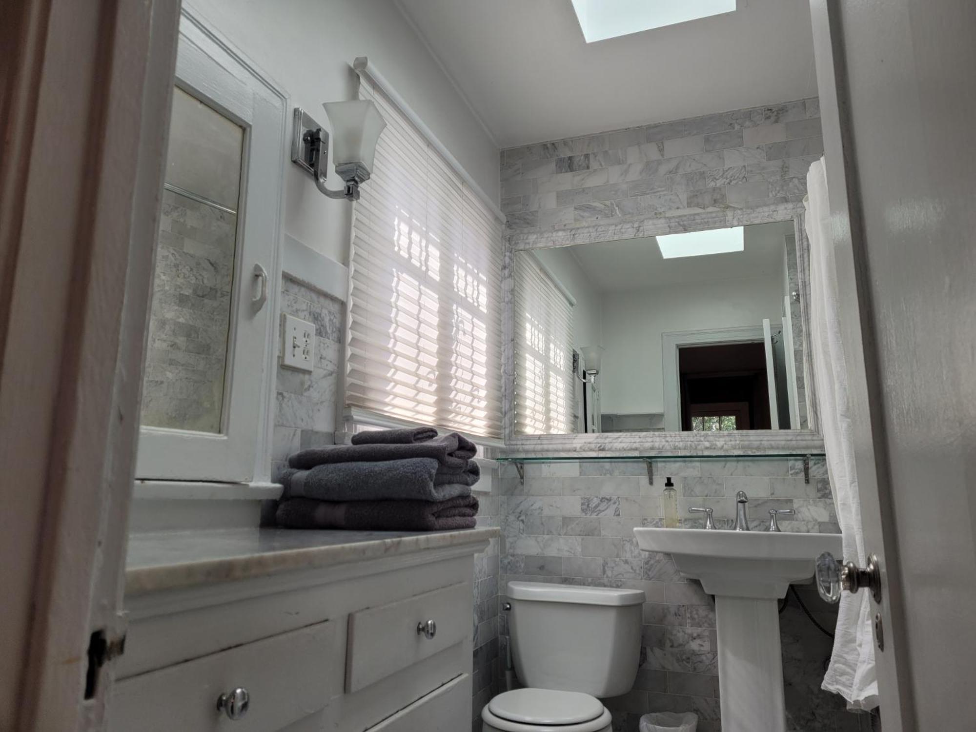 Charming With Private Patio Apartamento
